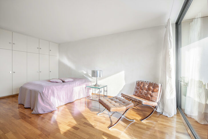 Schlafzimmer mit Einbauschrank