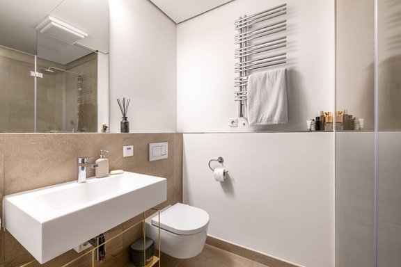 Zeitlos-moderne Badgestaltung