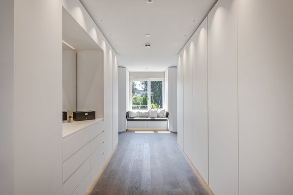 Masterankleide mit Innenbeleuchtung