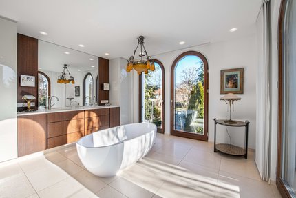 Lichterfülltes Masterbad