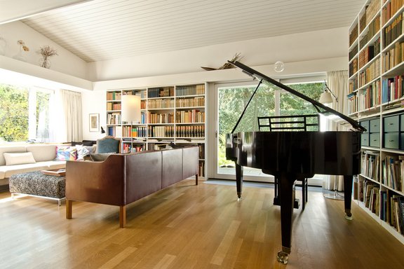 Wohnbereich mit offenem Kamin