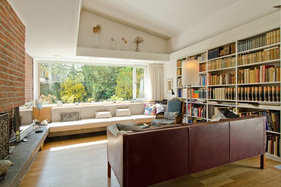 Wohnbereich mit offenem Kamin