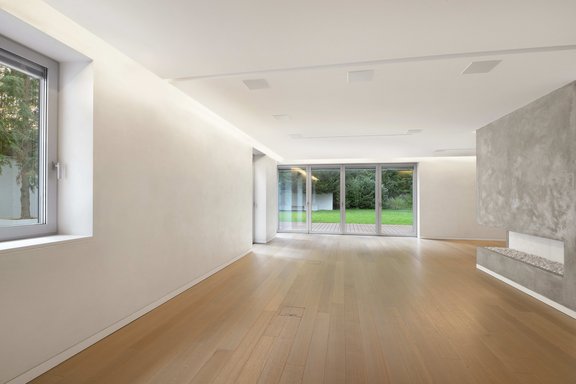 Wohnzimmer mit Kamin