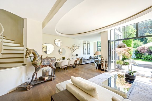 Living area with terrace