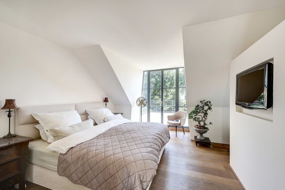 Master sleeping area in the attic