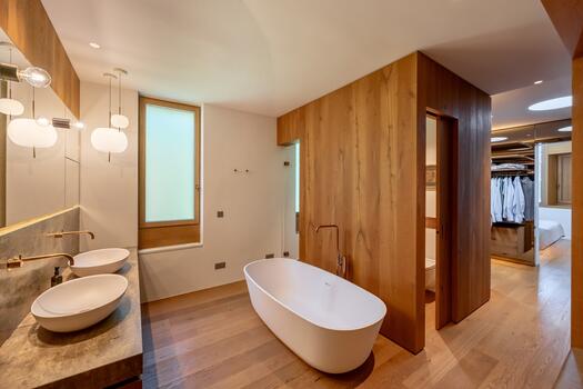 Angrenzendes Masterbad mit Tageslicht-Sauna