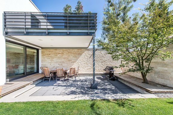 Covered large terrace