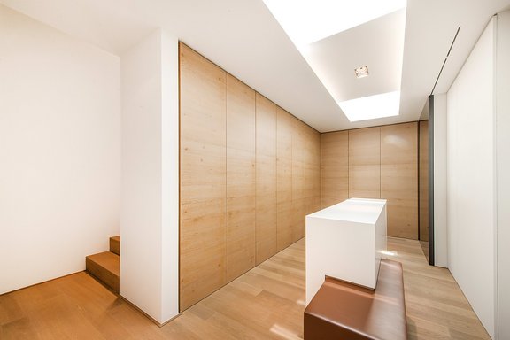 Spacious dressing room