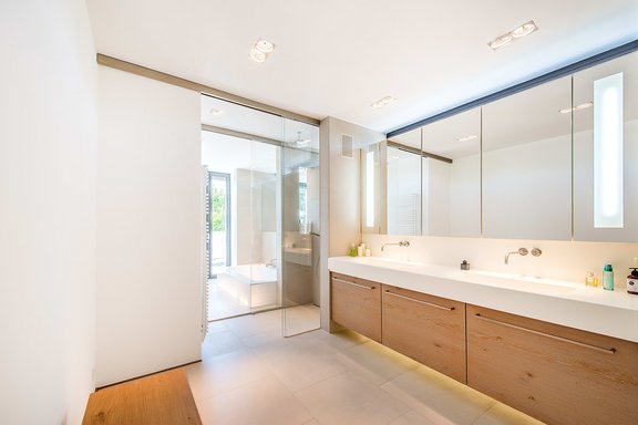 Luxurious master bath