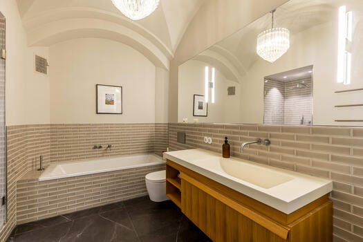 Großzügiges Badezimmer
