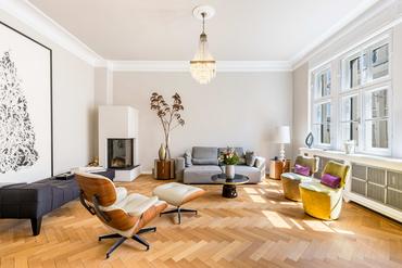 Atemberaubend modernisiertes 4-Zimmer-Altbaujuwel mit stylischem Flair und Balkon