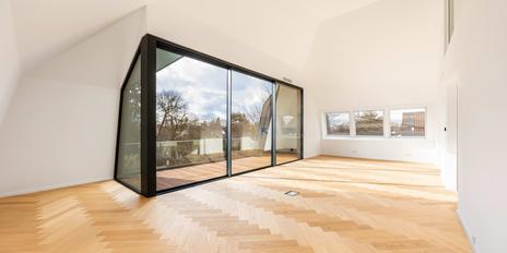 Stunning 5.5-room apartment measuring approx. 226 m² in a prime location in Nymphenburg, ready for immediate occupancy