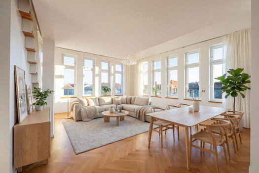 Abundance of light (virtually furnished)