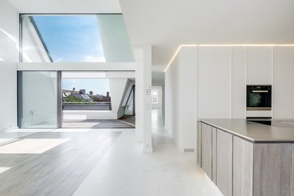 Kitchen/dining area with terrace