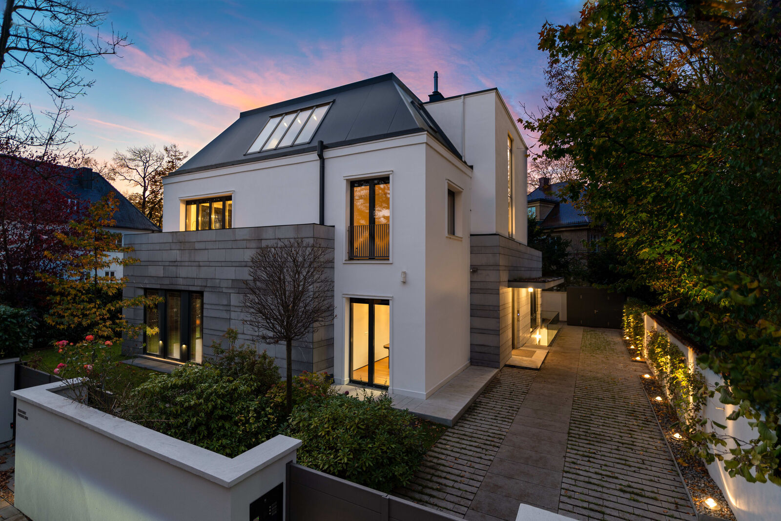 Moderne Natursteinfassade
