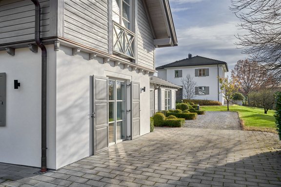 Vorgelagertes Gästehaus