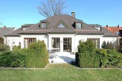 Atrraktive Villa mit exklusivem Ambiente und herrlichem Südwestgarten