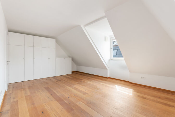Schlafzimmer mit Einbauschrank