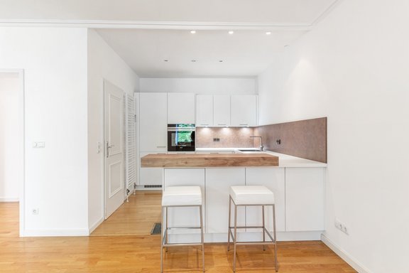 Weiße Einbauküche (2020)