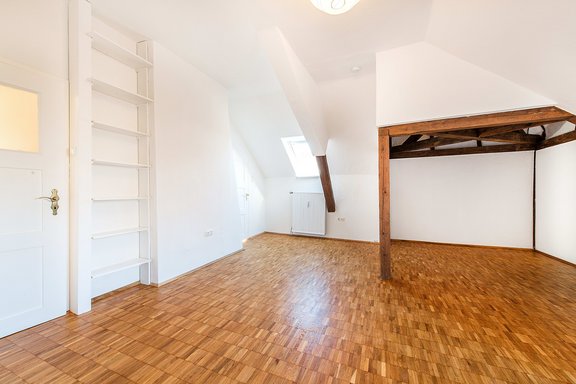 Wohnbereich mit Turmgebälk