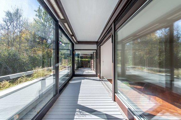 Bedroom with adjoining loggia