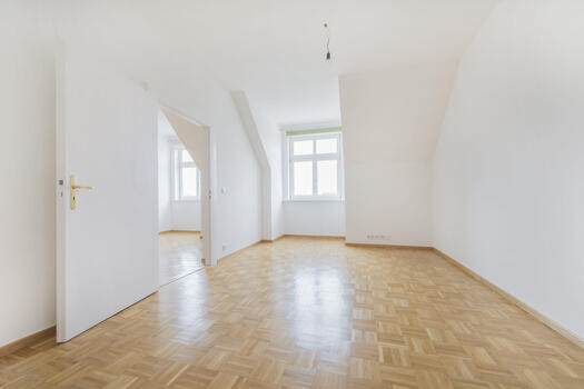 Wohnzimmer mit angrenzendem Arbeitszimmer