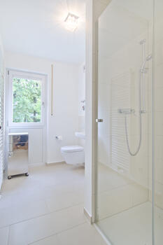 Duschbad mit Fenster