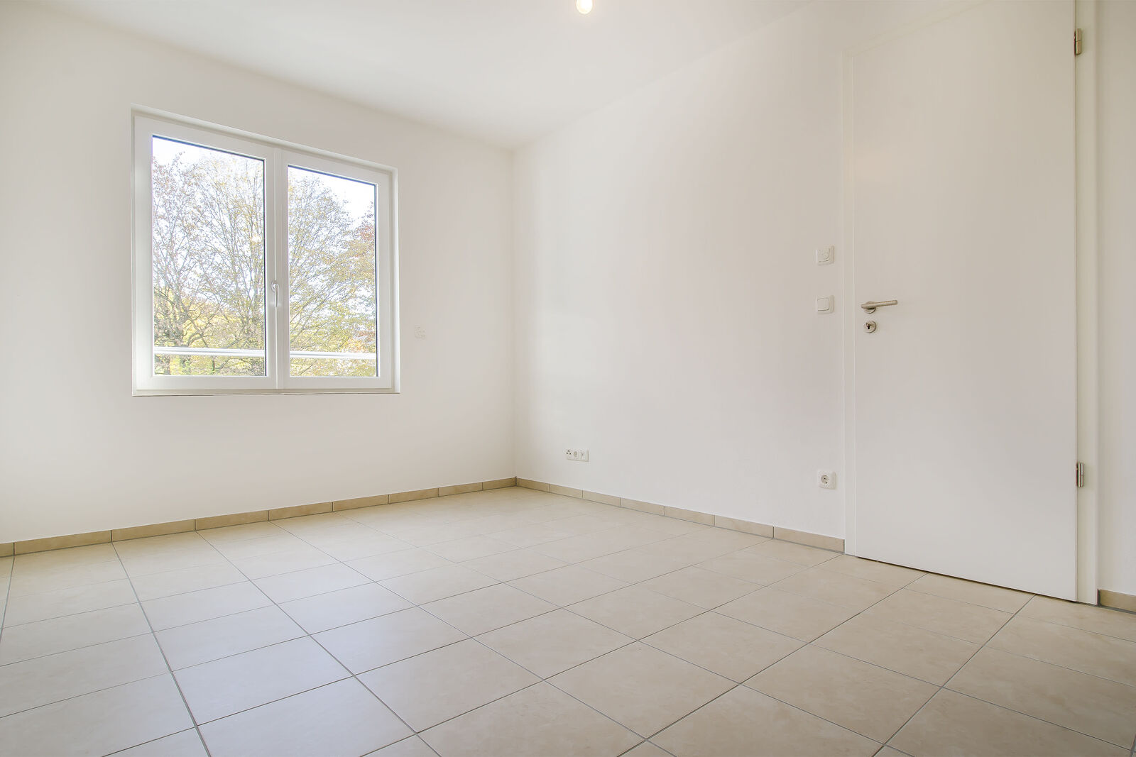Großzügiges Schlafzimmer