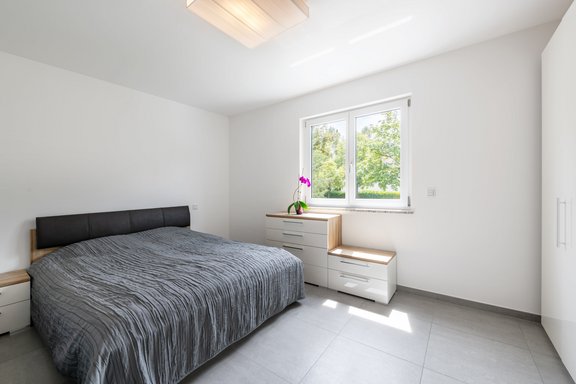 Geräumiges Schlafzimmer