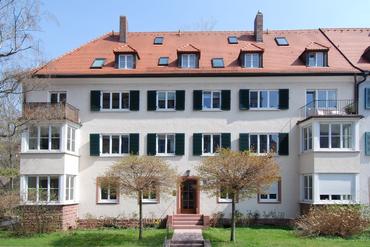 Attraktive Dachgeschoss Altbauwohnung in sehr guter Wohnlage