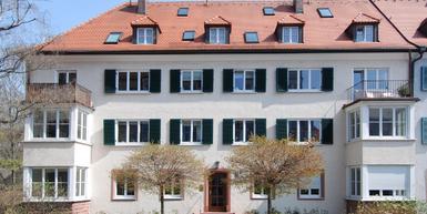 Attraktive Dachgeschoss Altbauwohnung in sehr guter Wohnlage