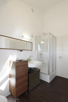 Timeless modern bathroom