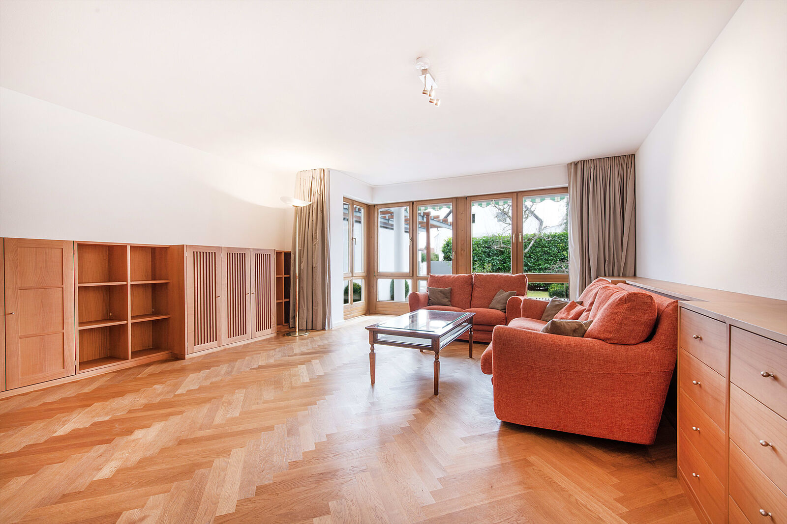Wohnzimmer mit Kaminanschluss