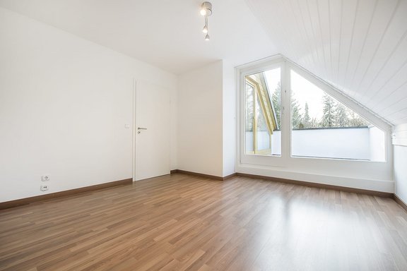 Schlafzimmer mit Dachterrassen-Zugang