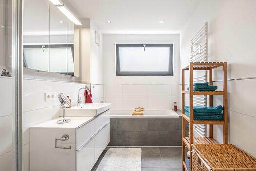 Tageslicht-Elternbad en suite