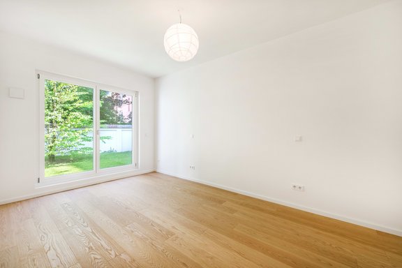 Schlafzimmer mit Blick ins Grüne