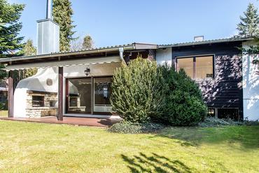 Attraktive Haushälfte mit traumhaftem Garten in familienfreundlicher Lage am Forstenrieder Park