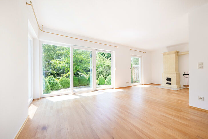 Wohnzimmer mit Kamin