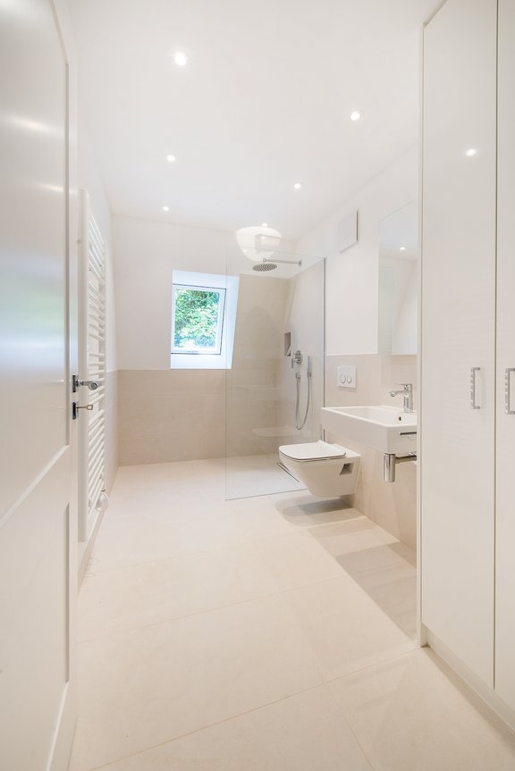 Kinder-Duschbad im Obergeschoss