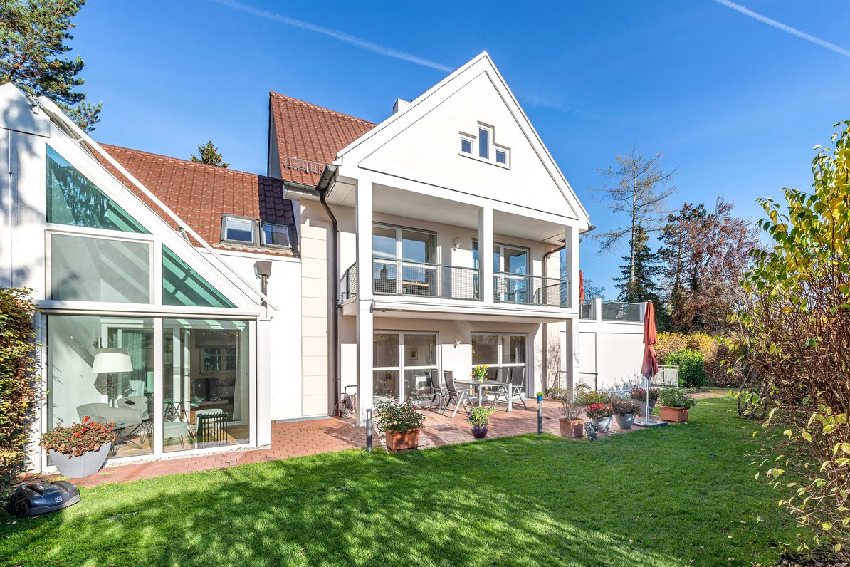 House view with winter garden