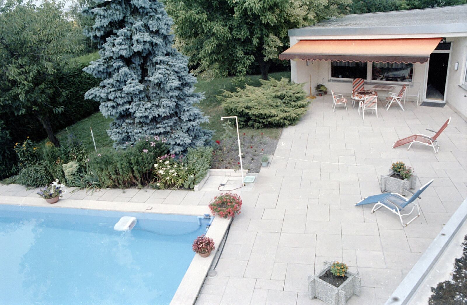 Garten mit Pool