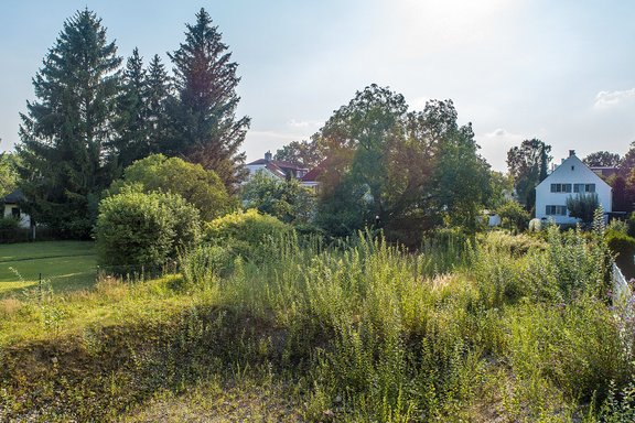 Plot - East-West orientation