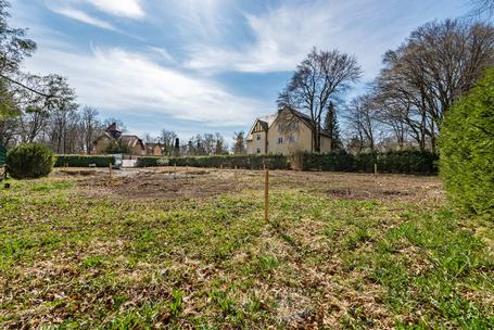 Attraktives Baugrundstück mit Baugenehmigung in Bestlage