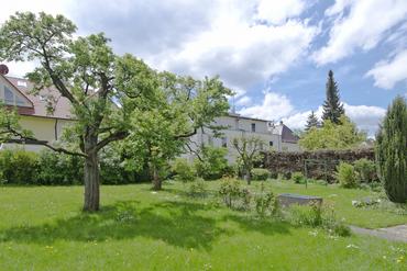 Attraktives Baugrundstück mit Südgarten in ruhiger Lage