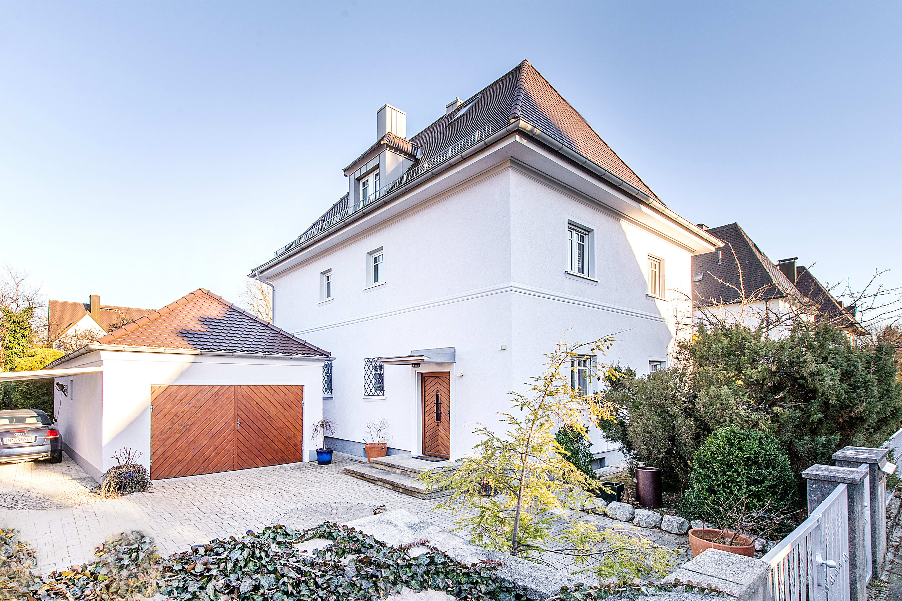 Attraktives Einfamilienhaus im Stil der 30er Jahre mit großzügigem