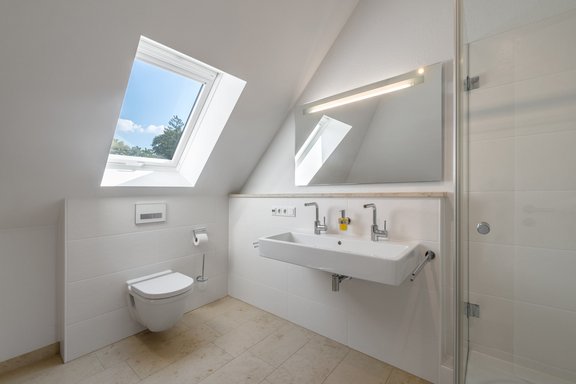 Lichterfülltes Masterbad