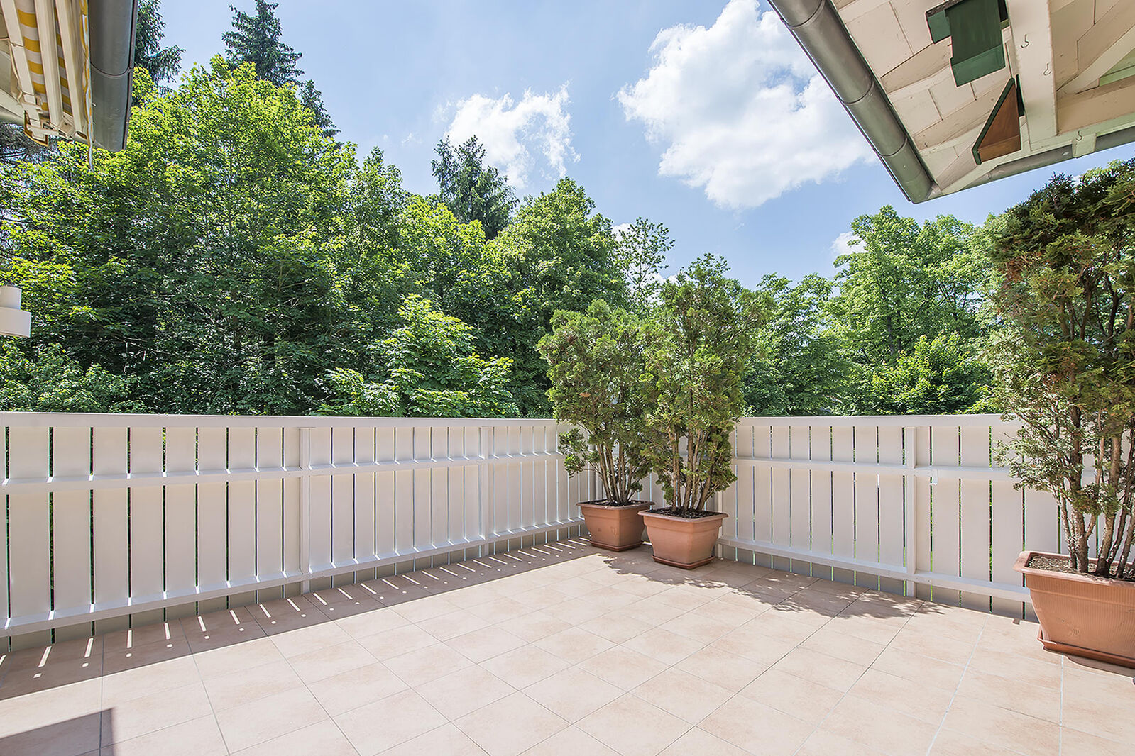 Zweite sonnige und attraktive Balkonterrasse