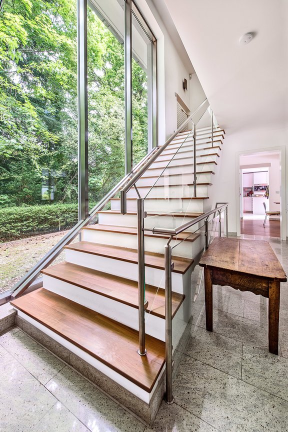 Transparent staircase