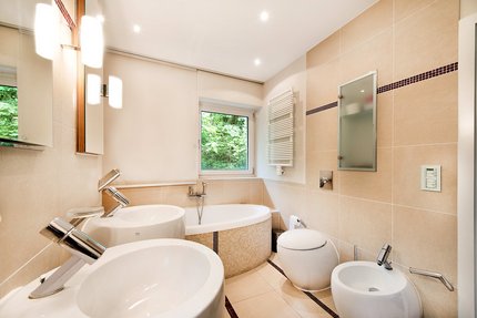 Exclusive master bath