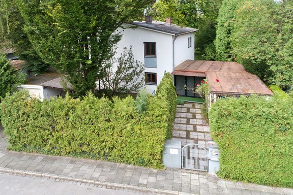 Grundstück mit Altbestand